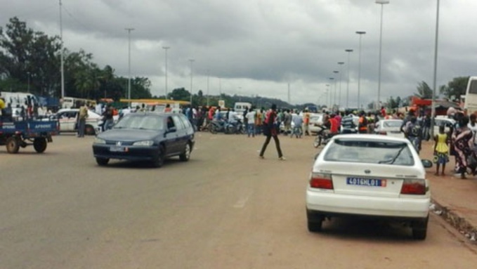 Société -Yamoussoukro : Pour échapper à un enlèvement elle saute d'un taxi