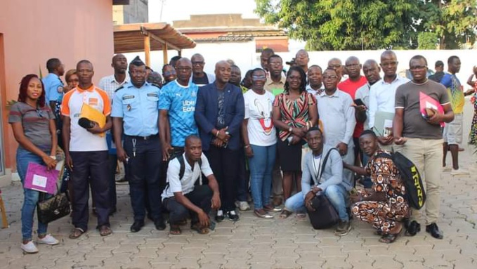 La photo de famille à l'issue la rencontre de Bouaké