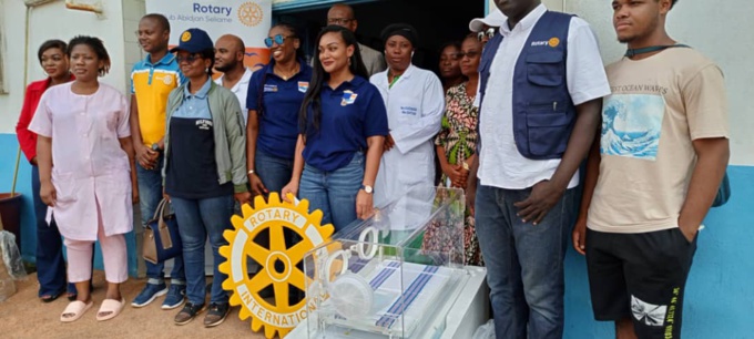 Bienfaisance/ Rotary Séliame offre une couveuse et des lots de médicaments à Bingerville et Akouédo