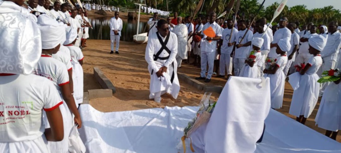 Forte émotion à l'Église Papa Nouveau de Toukouzou Hozalem/ Les fidèles prient pour la paix et le pardon