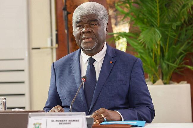 Le premier ministre Robert Beugré Mambé