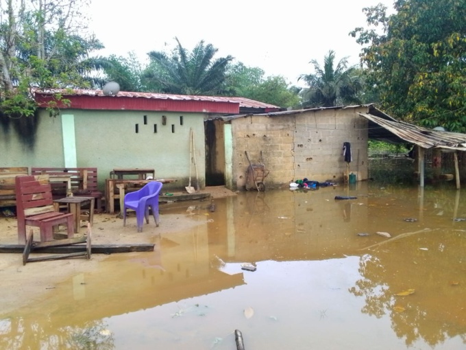 Alépé/ Pluies diluviennes/ La résidence d'un maire sous les eaux