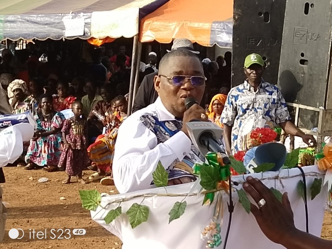 Duékoué/Le ministre Sérey Doh célèbre le président Alassane Ouattara et fait plusieurs dons aux populations