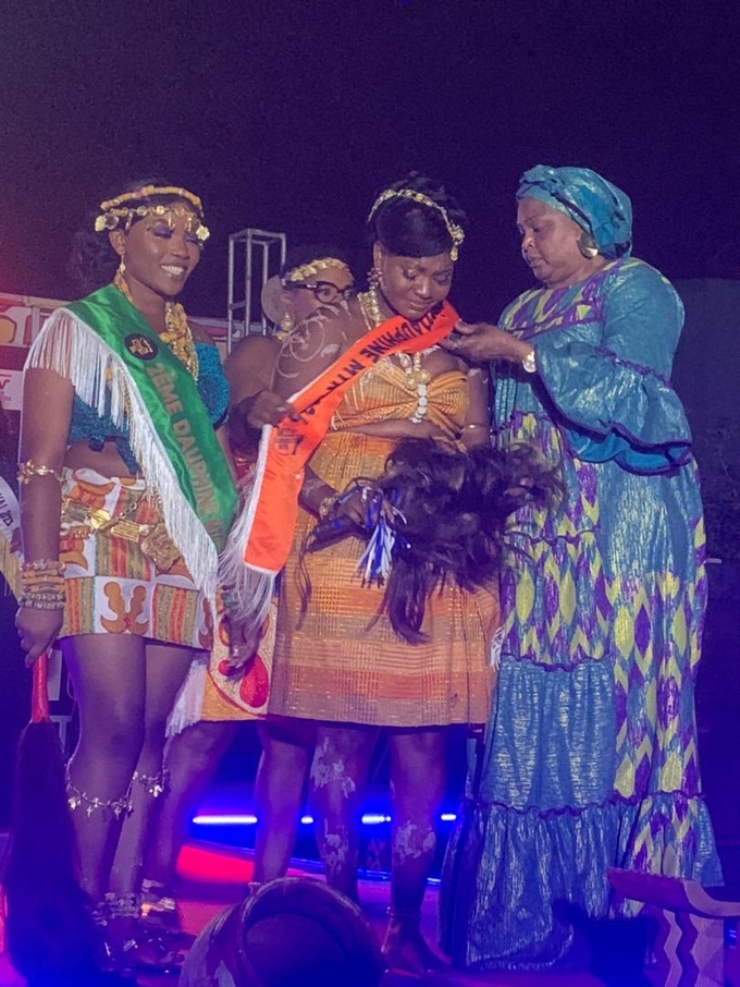 2ème édition du concours Miss Tabouret Royal/ Gnézélé Audrey passe la couronne à Boni Cadelor