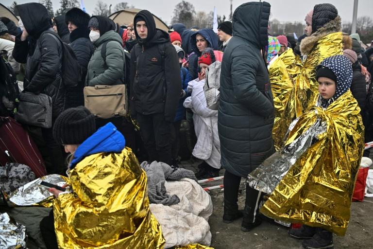 ​Guerre en Ukraine : La France ouvre ses portes à 100.000 réfugiés Ukrainiens