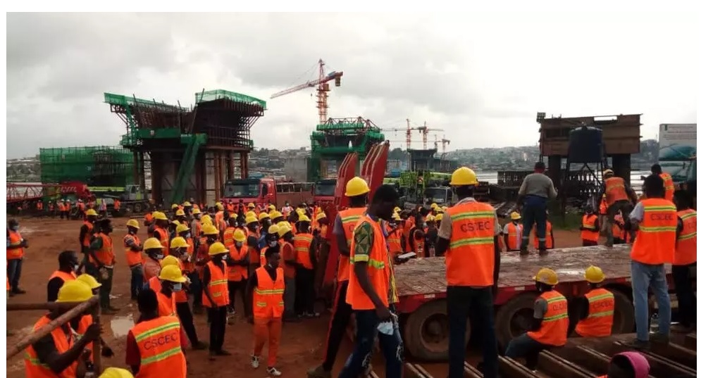 Ph:DR Les ouvriers du 4e Pont d'Abidjan en colère