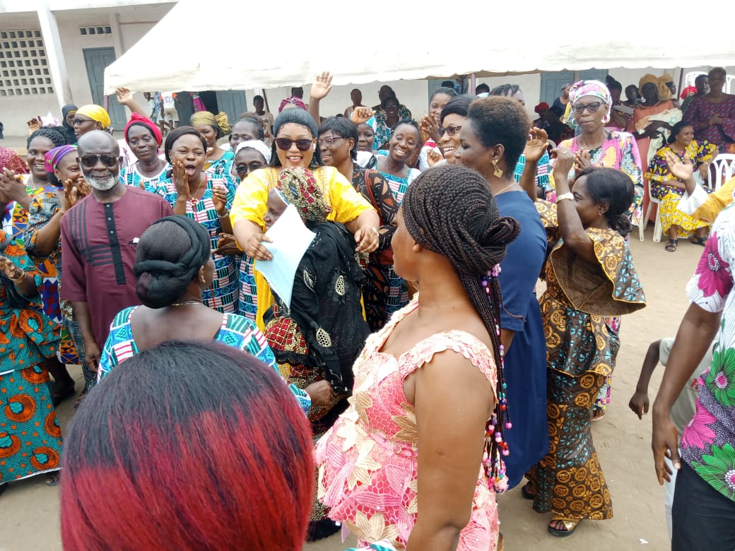 ​Abobo : le mouvement Alternative-GKS comble les femmes pour la fête des mères