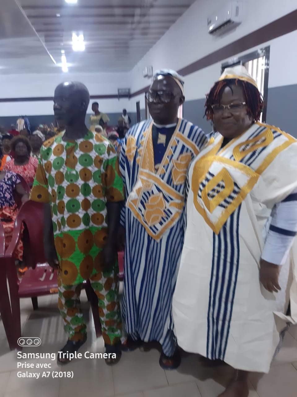 Caravane du textile traditionnel à Kouibly/ Le maire et le président du conseil régional font  de précieux don aux artisans de Côte d'Ivoire.