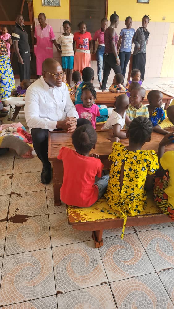 Le diplomate ivoirien en Rdc a communié avec les orphelins de l'orphelinat Don de Marie en Rdc