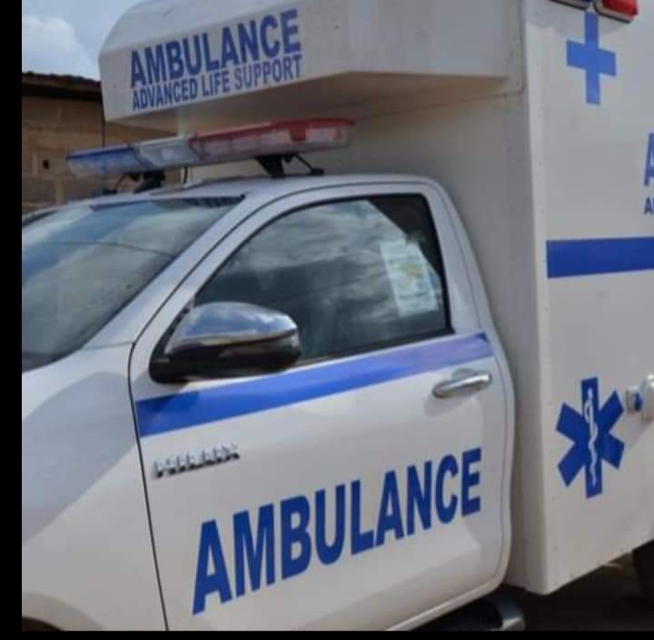 Bangolo/ Le médiateur Adama Toungara offre un centre de santé et une ambulance à un village .