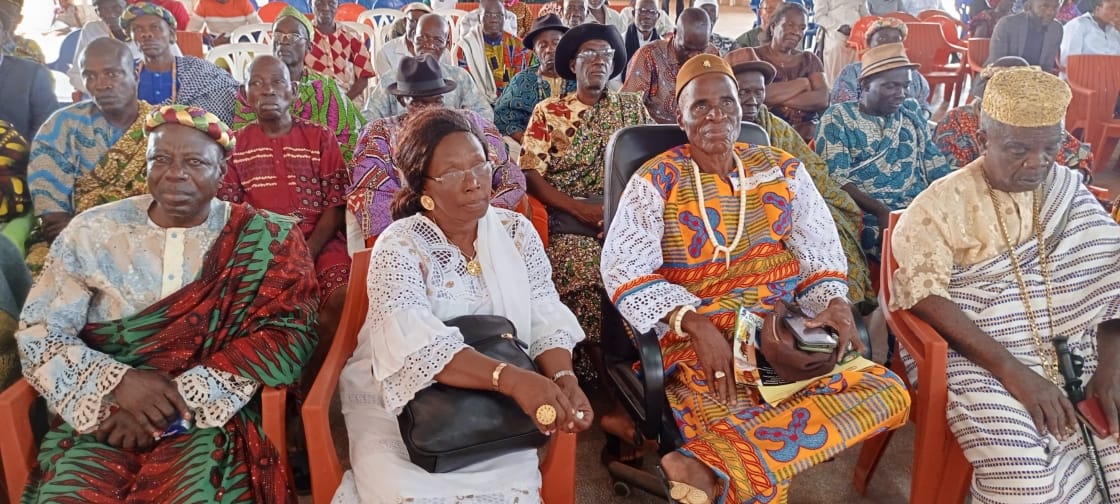 En visite à Akoupé, le ministre gouverneur Vincent Lohoues: "Toute la Côte d'Ivoire est en chantier grâce à Alassane Ouattara"