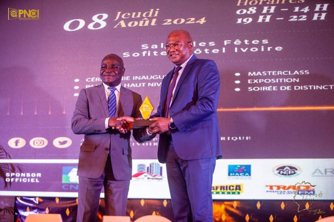 Awards de la presse numérique/Le ministre Ibrahim Kalil Konaté offre 10 stages payants aux jeunes