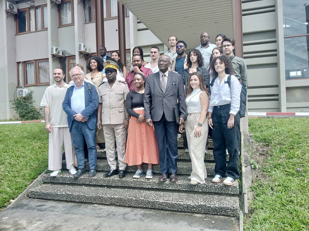 Voyage d'étude/ Un groupe d'étudiants français en architecture découvre Abidjan