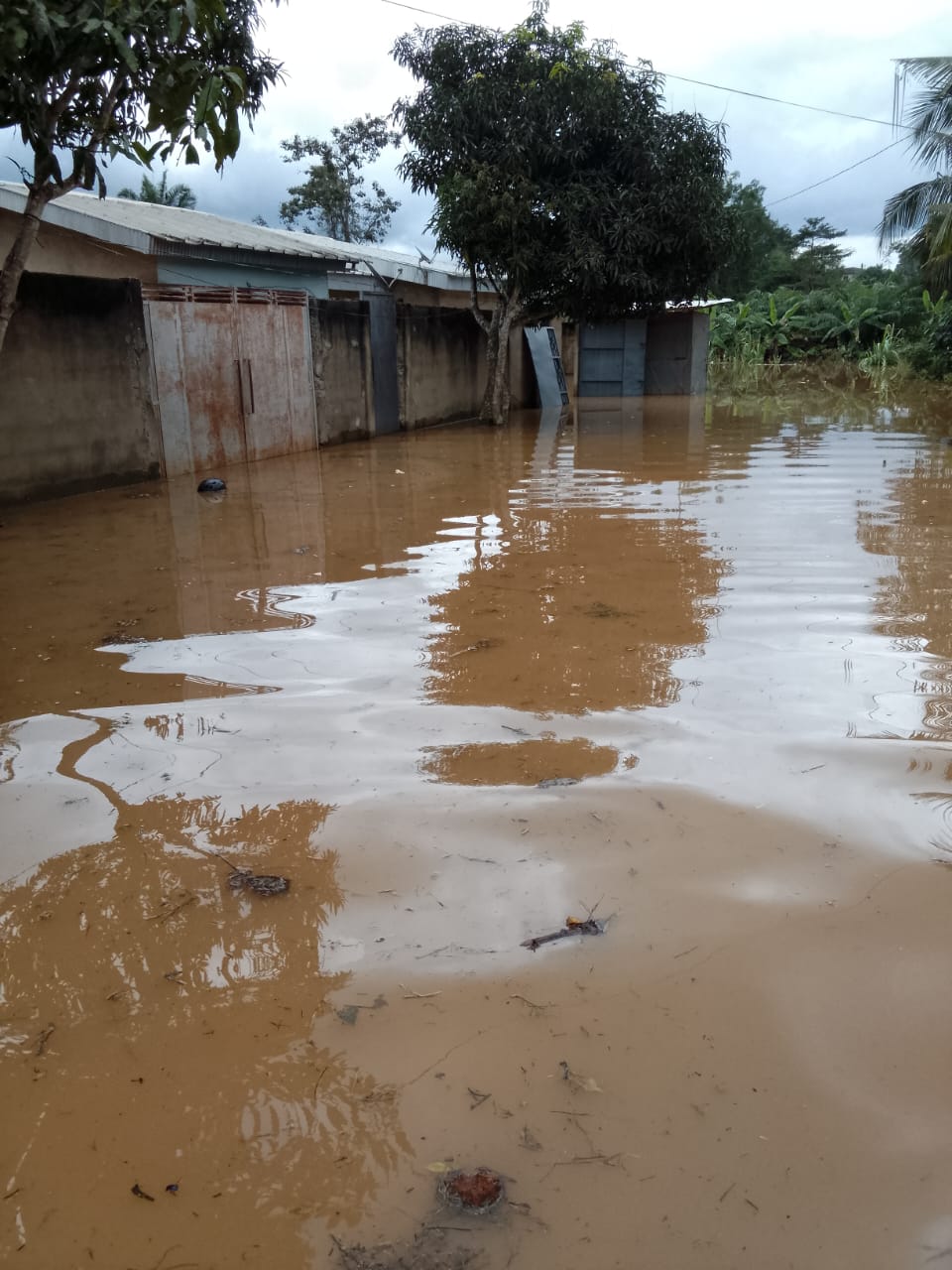 Alépé/ Pluies diluviennes/ La résidence d'un maire sous les eaux